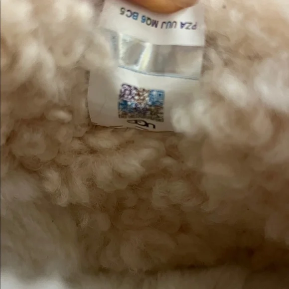 NWT Ugg Ultra Mini  Braided Boots - Picture 10 of 12